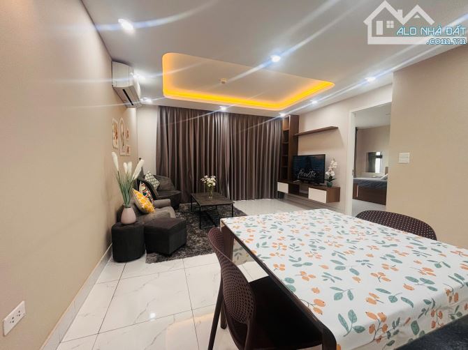 Cho thuê căn hộ 2 ngủ view sông Hồng D’Le Roi Soleil Xuân Diệu, Tây Hồ, 24 triệu/th