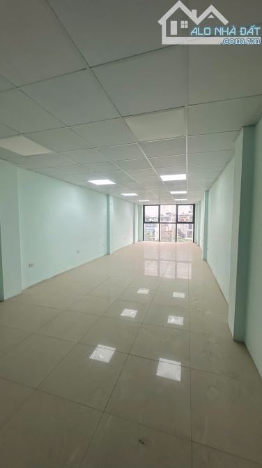 CHO THUÊ NHÀ NGUYÊN CĂN MẶT PHỐ NGÔ GIA TỰ VỈA HÈ RỘNG- Ô TÔ TRÁNH-KINH DOANH