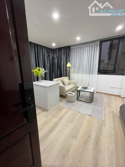 Cho Thuê CCMN 180 Hoàng Quốc Việt Cầu Giấy 28-35m2 Studio Cửa Sổ Giặt Riêng Ô Tô Đỗ Cửa