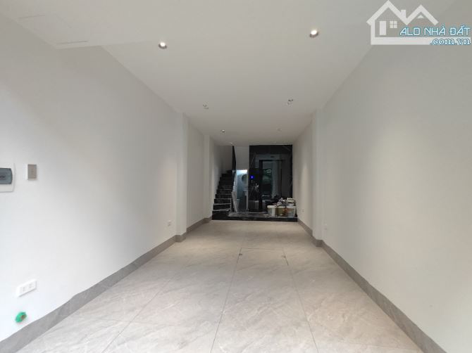 Cho thuê nhà nguyên căn 7 tầng thang máy full đồ Ngọc Lâm - 38m² gara ô tô - 25 triệu/thán