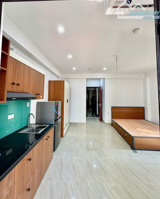 Cho Thuê CCMN Ngõ 37 Dịch Vọng Cầu Giấy 30m2 Studio Cửa Sổ Ban Công Giặt Riêng Thang Máy