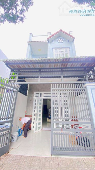 Cho thuê nhà 190 m2 khu Hồng Phát tiện văn phòng 12 triệu
