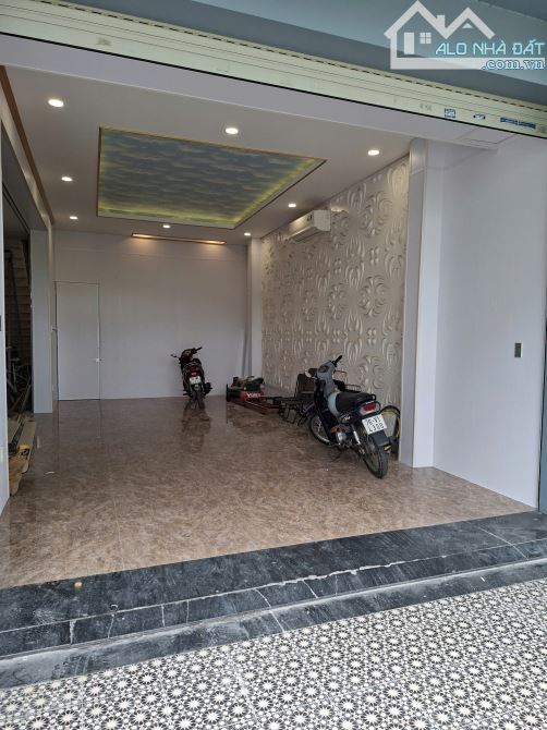 CHO THUÊ MẶT BẰNG RIÊNG BIỆT: ĐƯỜNG NẠI NAM - HÒA CƯỜNG LÀM VP/KD