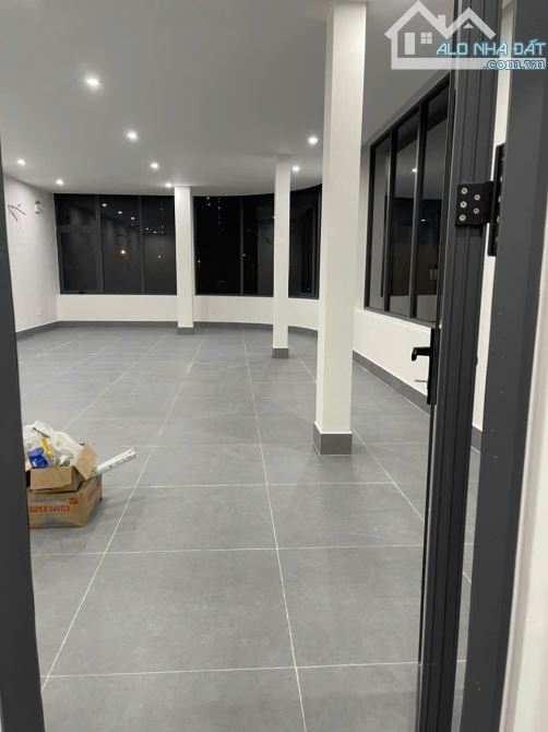 Cho thuê mặt bằng 3 tầng 2 mặt tiền đường 15m Trần Nhân Tông, An Hải Bắc, 115m2