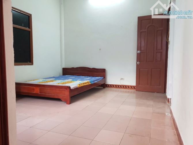 Cho Thuê CCMN 115 Định công Hoàng Mai 25m2 Studio Cửa Sổ Ban Công Thang Bộ Full Đồ Vskk