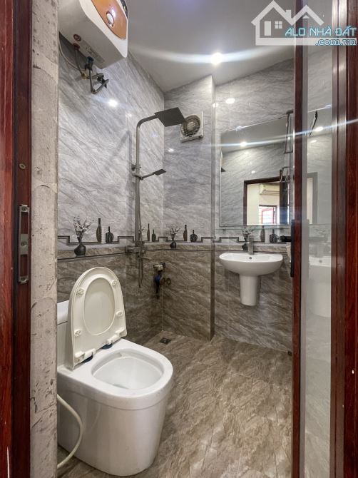 CHO THUÊ CĂN HỘ CCMN SỐ 17C NGÕ 236 KHƯƠNG ĐÌNH - 35M2 BAN CÔNG THOÁNG - ĐỦ ĐỒ