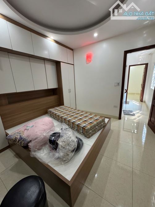 Cho thuê nhà nhà riêng tại ngõ 570 Thanh Liệt 40m2 4T Hai Thoáng giá 10tr/tháng.