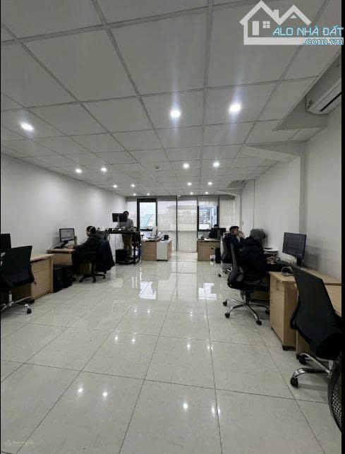 Cho thue văn phòng giá rẻ tại Vạn Phúc, diện tích từ 40-50 m2