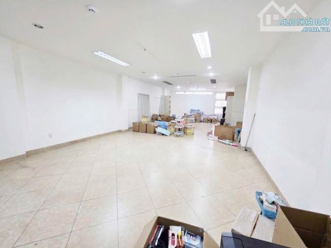 💎Cho thuê toà nhà 5 tầng GẦN CẦU RỒNG - NGANG 5,5m - DTSD: 1000m2 - CÓ THANG MÁY