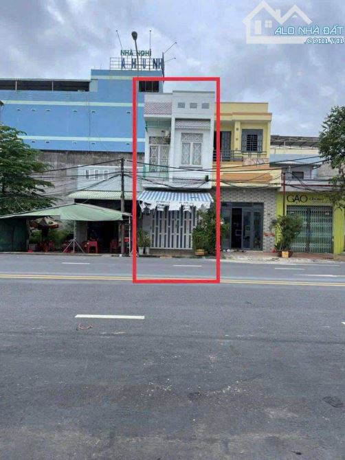 Cho thuê nhà 3 phòng ngủ mặt tiền Hoàng Quốc Việt 7 triệu