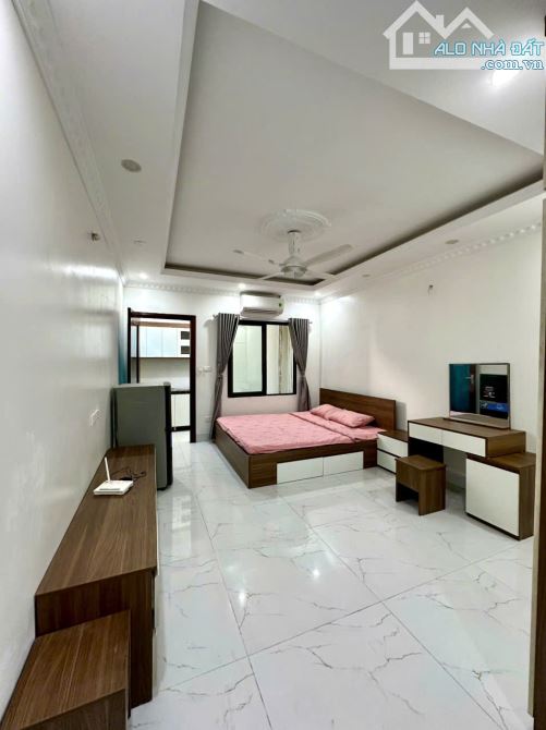 Cho Thuê CCMN 165 Cầu Giấy Hà Nội 35m2 Studio Cửa Sổ Ban Công Vskk Bếp Thang Máy Bãi Ô Tô