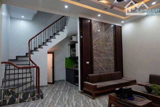 Chị gái mình muốn cho thuê nhà đất nguyên căn ngõ 20 Tam Khương