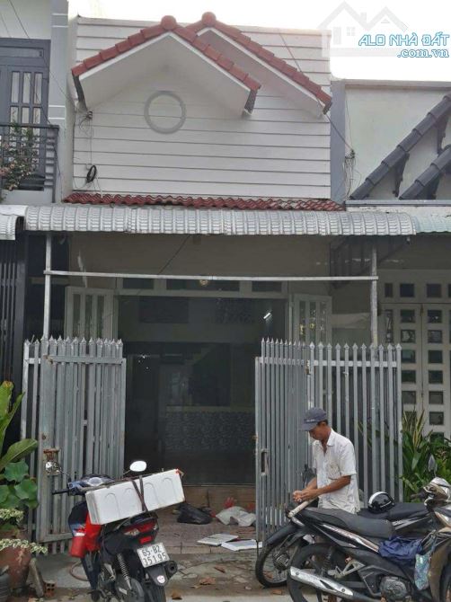Cho thuê nhà 3 phòng ngủ khu Phú An 6 triệu