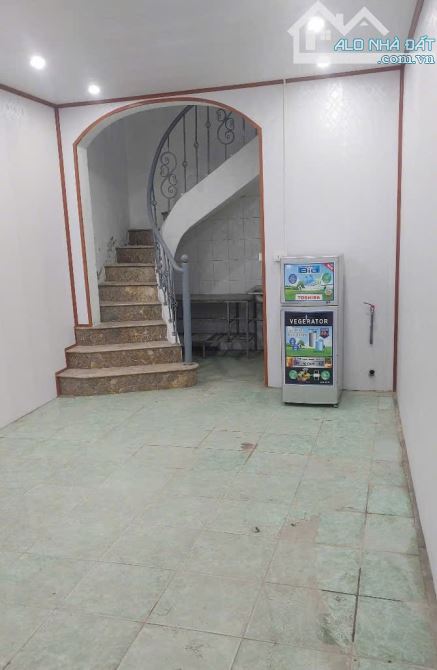Cho Thuê Nhà Nguyên Căn An Sơn Đại La Hai Bà Trưng 30m2 3T 2N Thang Bộ Full Độ Gần Chợ