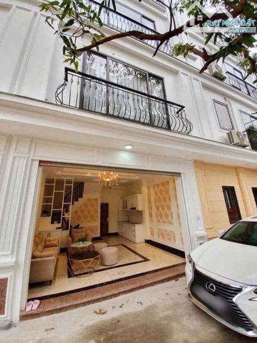 CHO THUÊ NHÀ PHỐ ĐỐI DIỆN AEON LONG BIÊN VÀ GẦN CẦU VĨNH TUY 35 m, 5 TẦNG 9 TRIỆU Ô TÔ KD