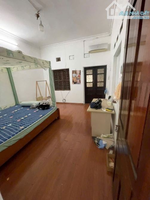 CHO THUÊ NHÀ PHỐ ĐỨC GIANG LONG BIÊN 10 TRIỆU 48m 3 TẦNG 3 NGỦ KD VỈA HÈ GẦN TRƯỜNG HỌC