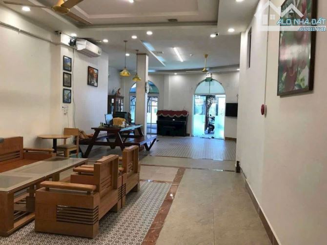 Cho thuê Mặt bằng 220m2 đường 10m5 Chính Hữu gần Phạm Văn Đồng