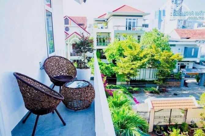 CHO THUÊ VILLA CÓ HỒI BƠI KHU HỒ NGHINH, ĐẤU LƯNG VỚI PHẠM VĂN ĐỒNG