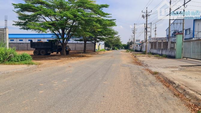Cho thuê kho xưởng 2.300m² ở Đức Hòa, Long An giá 140tr/tháng