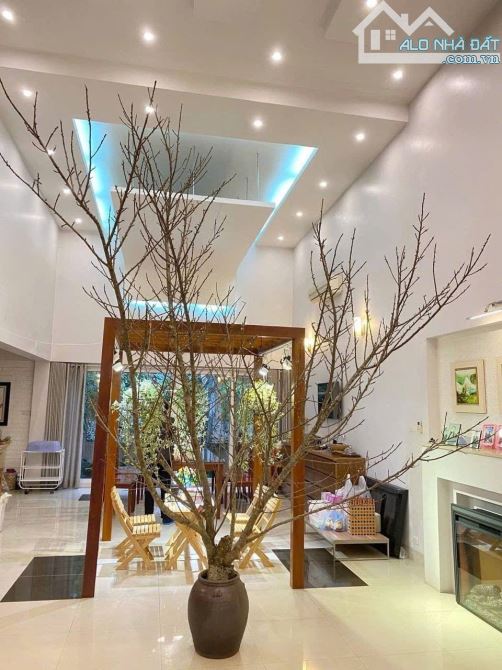 CHO THUÊ BIỆT THỰ SÂN VƯỜN BỒ ĐỀ-LONG BIÊN-DT 300M2-MT 13M-5T -GIÁ CHỈ 65TR/TH