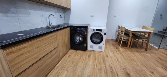 Cho Thuê CCMN 24 Lê Quý Đôn Hai Bà Trưng 80m2 3N1K Cửa Sổ Thang Máy Giặt Riêng Full Đồ