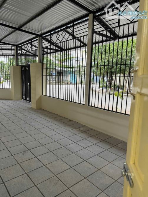 CHO THUÊ NHÀ 2 TẦNG - CĂN GÓC - KQH BÀU VÁ - GẦN ĐỒNG KHỞI
