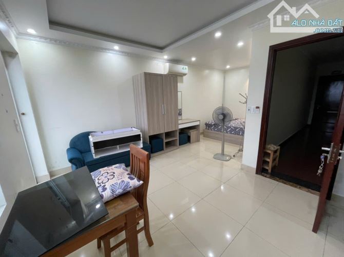 Cho thuê căn hộ tách bếp 1 ngủ (40m2) Waterfront City.