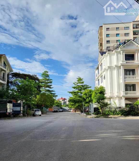 Cho thuê nhà KĐT CẦU DIỄN, Gần Goldmark City. 18 triệu/tháng. Phù hợp làm VP, KD Onl