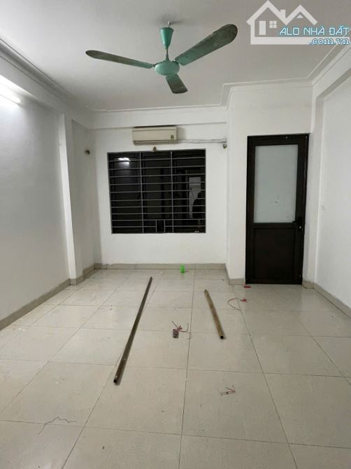 Cho thuê nhà phố Hàng Bè Mậu Lương 50m2 4T Tầng Lửng Ô Tô Kinh Doanh Gần Mặt Phố