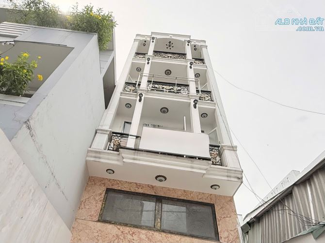 Cho thuê mặt bằng GYM 120m2 ngay CMT8, CV Lê Thị Riêng, Hà Đô