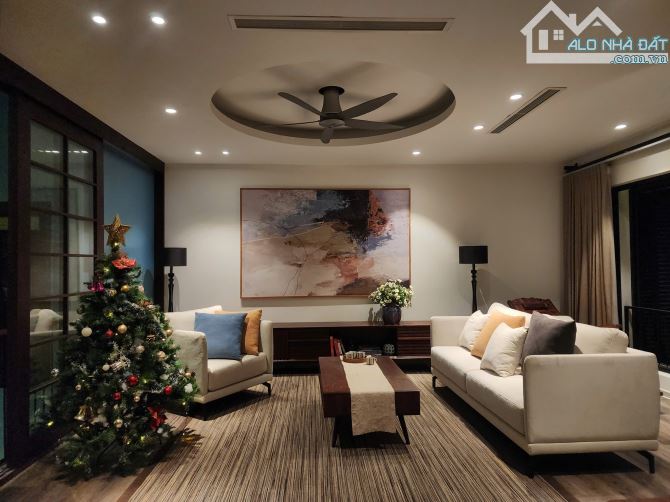 CHO THUÊ BIỆT THỰ SÂN VƯỜN SIÊU VIP NGỌC THỤY-LONG BIÊN-FULL NỘI THẤT