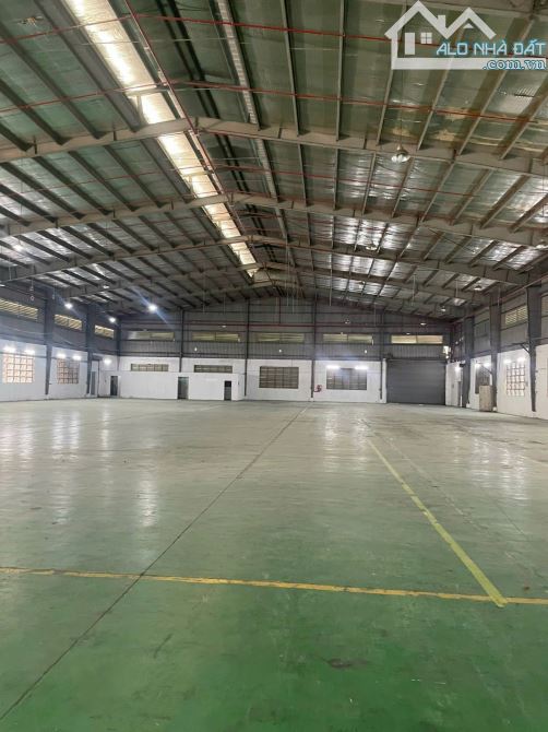 Cho thuê kho xưởng SIÊU VIP 2.080m2 trong KCN Tân Bình, P. Tây Thạnh, Q. Tân Phú.