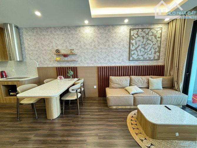 Cho thuê căn 2PN 2 WC nội thất đẹp, view Võ Nguyên Giáp Hoàng Huy Commerce