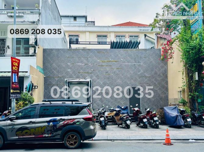 Cho thuê mặt bằng 242m2 Cô Bắc Quận 1 ngang 11m giá thuê 150 triệu