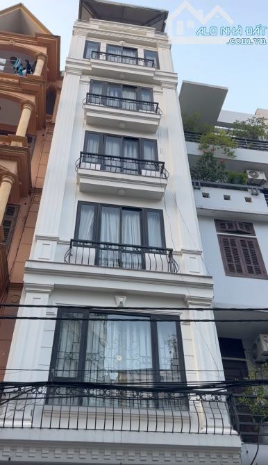 Cho thuê MẠC THÁI TỔ, Trung Kính 7 tầng THANG MÁY. Phù hợp làm Văn phòng, Công ty, Spa.