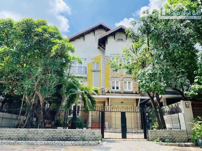 CHO THUÊ VILLA ĐỦ NỘI THẤT ĐƯỜNG THẢO ĐIỀN - KHU AN NINH GIÁ 3500 USD