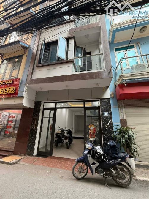 CHO THUÊ NHÀ PHỐ NGHĨA TÂN-CẦU GIẤY-DT 40M 4T-HẦM-5PN: KD:SPA,TẨM QUẤT-VP-VP-22TR