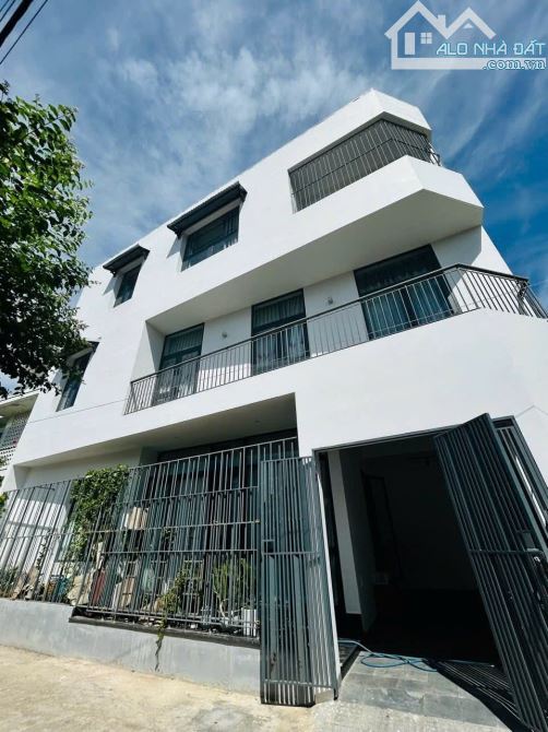 CHO THUÊ CĂN GÓC 3 TẦNG KIỆT OTO NGUYỄN PHÚC CHU, KIM LONG