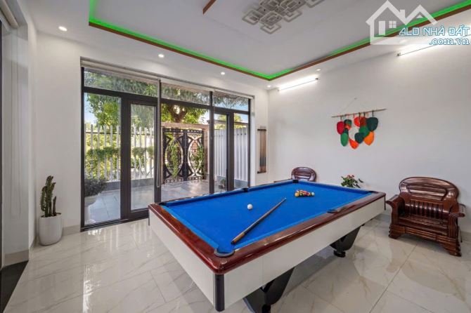 Cho thuê villa gần Thuận Phước , Sơn Trà - 6 Phòng ngủ , 9 wc