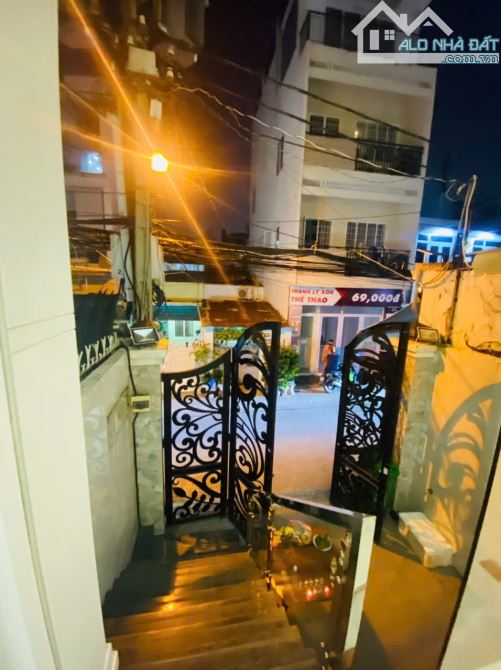 Mặt bằng kinh doanh đường Cách mạng tháng tám Quận 10 cần cho thuê
