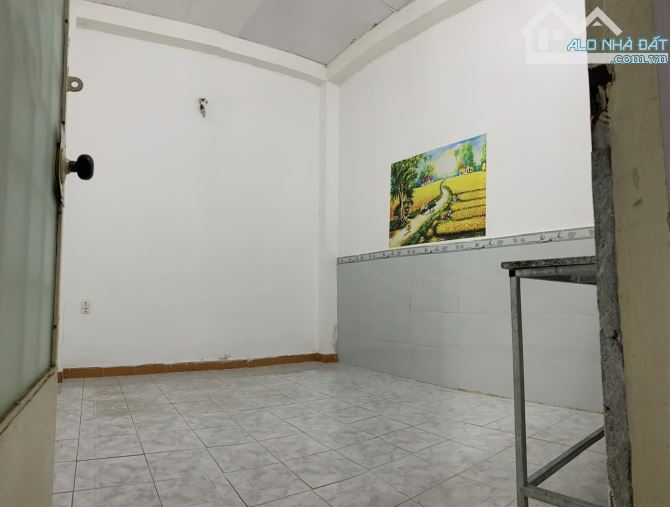 Cho thuê phòng tầng trệt gần chợ Hoàng Hoa Thám Tân Bình DTSD 20m2