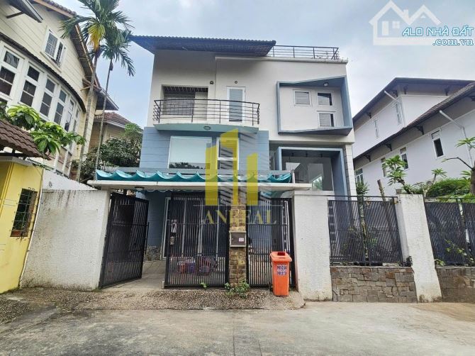 CHO THUÊ BIỆT THỰ THẢO ĐIỀN 17X17M CÓ SÂN VƯỜN – GIÁ 3.500 USD
