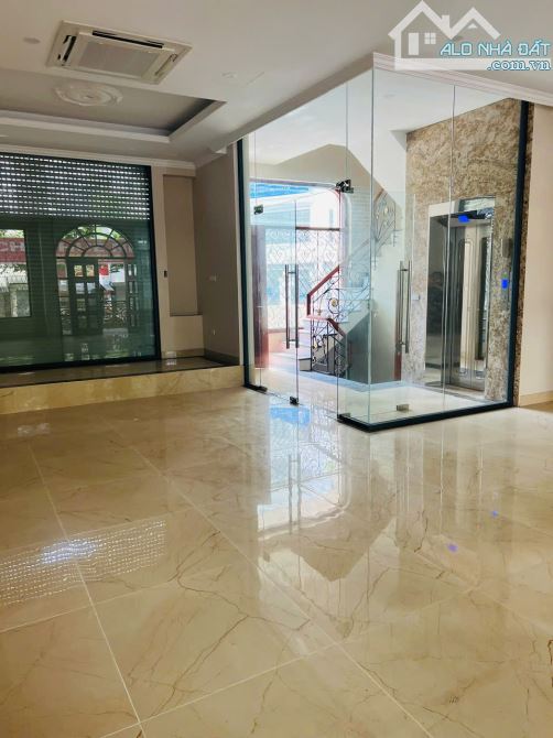 CHO THUÊ BIỆT THỰ LIỀN KỀ LÂM HẠ- BỒ ĐỀ-LONG BIÊN-DT 116M2-6T-THANG MÁY-70TR/TH