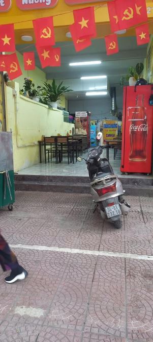 CHO THUÊ CỬA HÀNG PHỐ NGỌC LÂM LONG BIÊN 30 TRIỆU 100m MT 5 m VỈA HÈ KINH DOANH HÀNG ĂN
