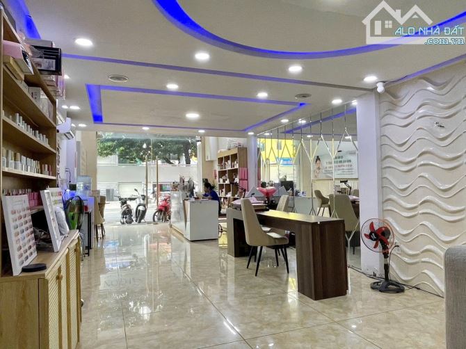 Cho thuê mặt bằng tiền đường Nguyễn Chí Thanh DT:4,5x12m