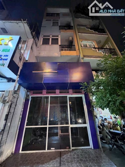 Mặt bằng kinh doanh mặt tiền đường Nguyễn Tri Phương Quận 10 cần cho thuê gấp