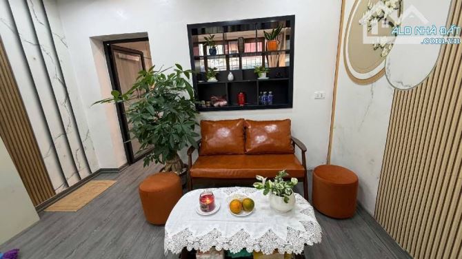 Chính chủ cho thuê phòng trọ đơn full ban công ánh sáng ở Hoàng Hoa Thám. Đội Cấn. Thuỵ Kh