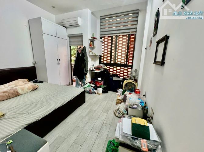 Cho Thuê! Nhà Hồng Hà, Ba Đình: 45m2 x 4T, 16 tr/th, Lô Góc 2 Mặt , Ô Tô Tránh, Vỉa Hè