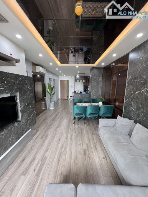 Cho thuê căn hộ 2 ngủ Le Grand Jardin Sài Đồng Long Biên