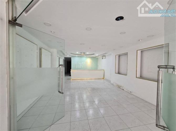 TÒA NHÀ MẶT TIỀN NGANG 10M CÓ THANG MÁY MẬU THÂN